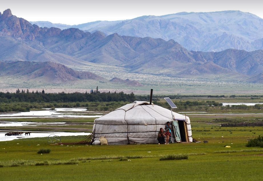 La France signe un accord pour exploiter une mine d’uranium en Mongolie