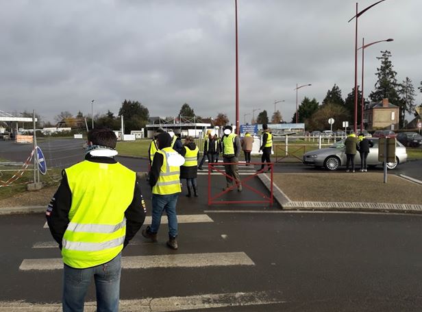 « Phénomène « gilets jaunes » : les choses sérieuses commencent », le billet d’Hubert