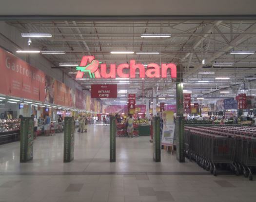 Auchan 1 475 postes, Beneteau 1 390, la terrible liste des licenciements quotidiens