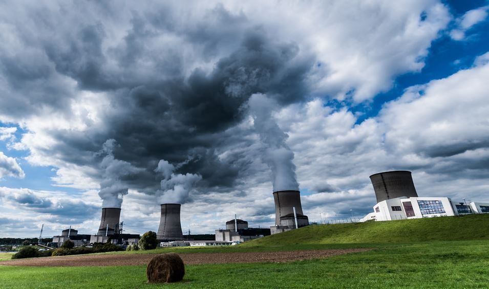 Le patron d’EDF explique qu’on lui a demandé de fermer des centrales ! Du coup il est incapable de fournir plus d’électricité !!