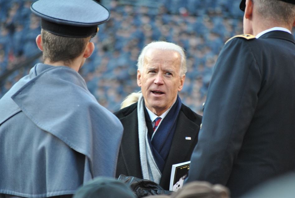 Biden augmente les impôts sur les riches ! Les bonnes âmes veulent faire la même chose en France…